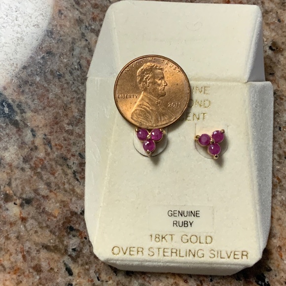 Ruby Earrings with diamond accent - Picture 3 of 3